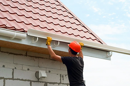 作業するスタッフ